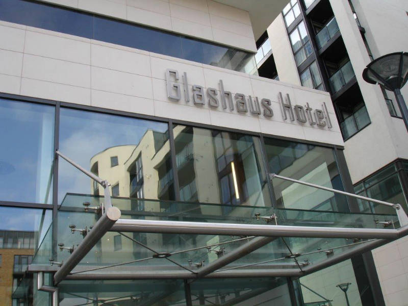 Glashaus-Hotel-w800